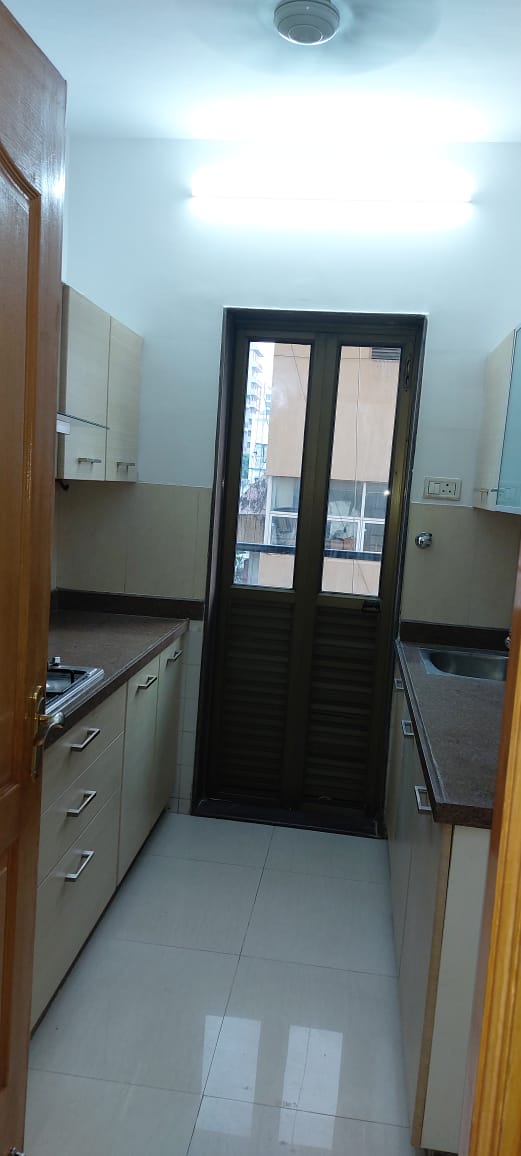 2 BHK Semi Furnished in Odina , Santacruz West